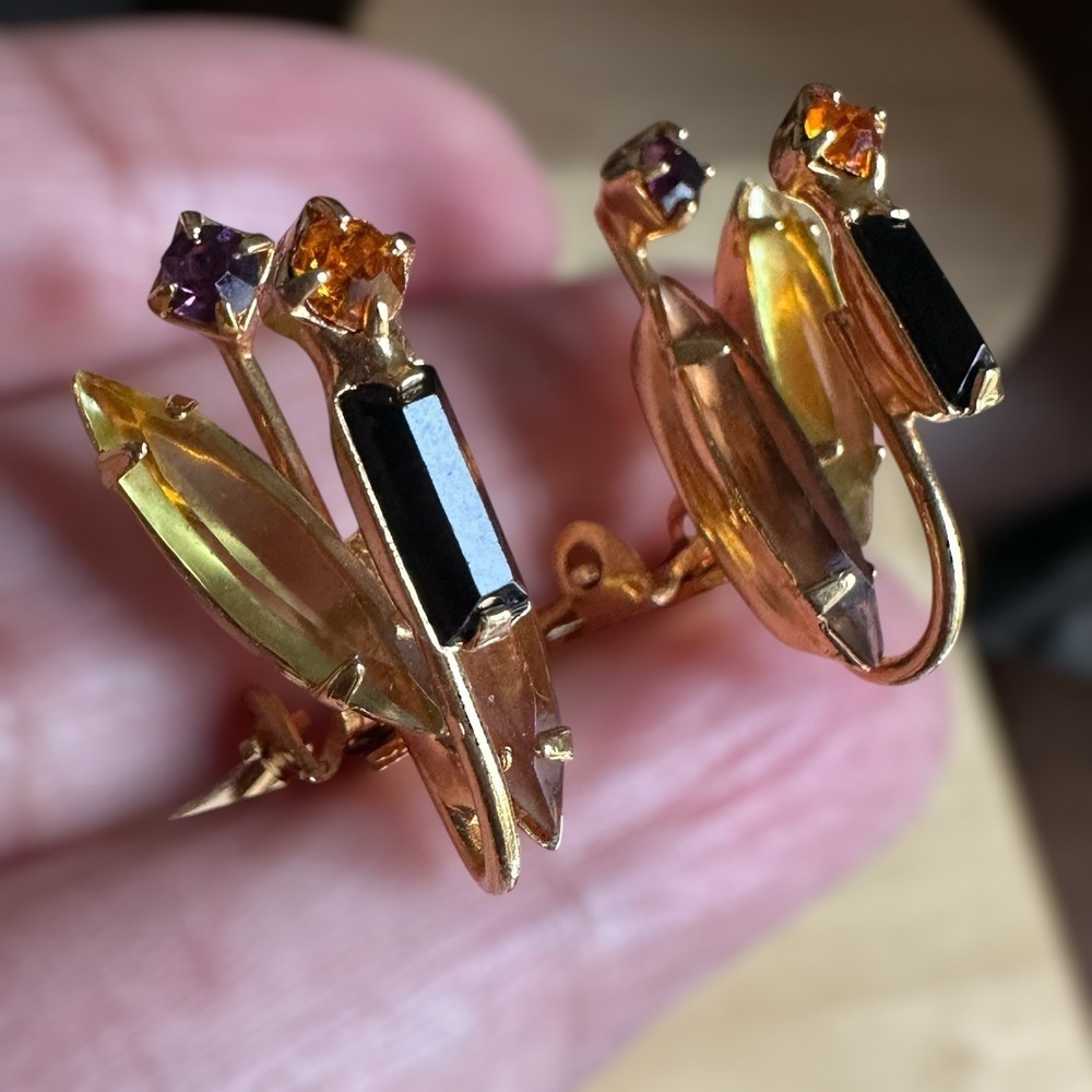 Vintage Fashion Clip Earrings 0.75‎ Inch Crystal Rhinestones Gold Plated MCM